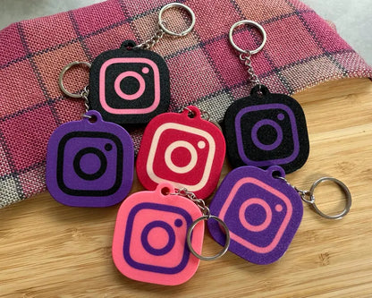 INSTAGRAM LOGO KEYCHAIN