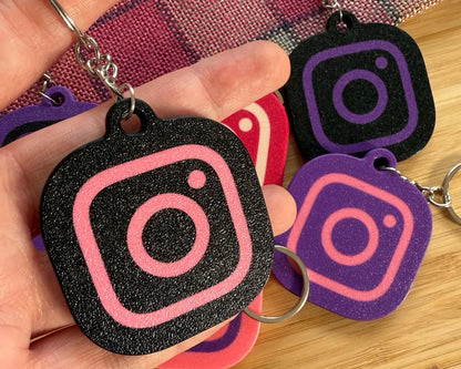INSTAGRAM LOGO KEYCHAIN