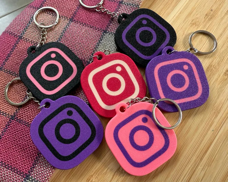 INSTAGRAM LOGO KEYCHAIN